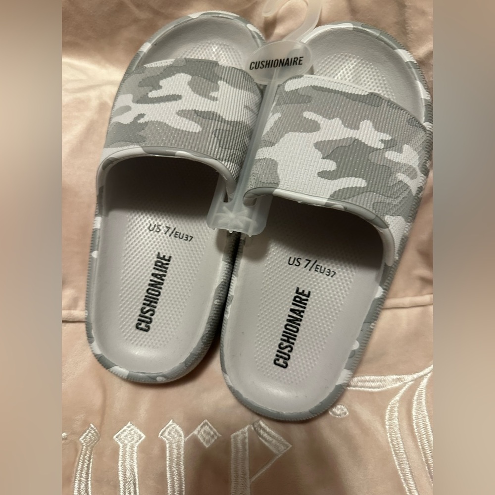 Cushionaire Feather Cloud Slide Prints
